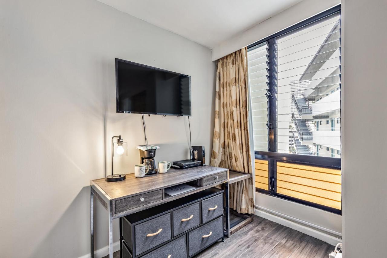 הונולולו Inviting Waikiki Grand Hotel Room One Block To Beach! מראה חיצוני תמונה